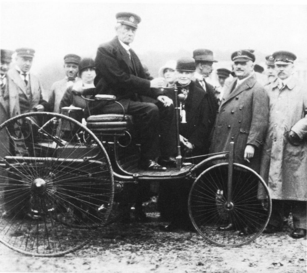 primer automóvil