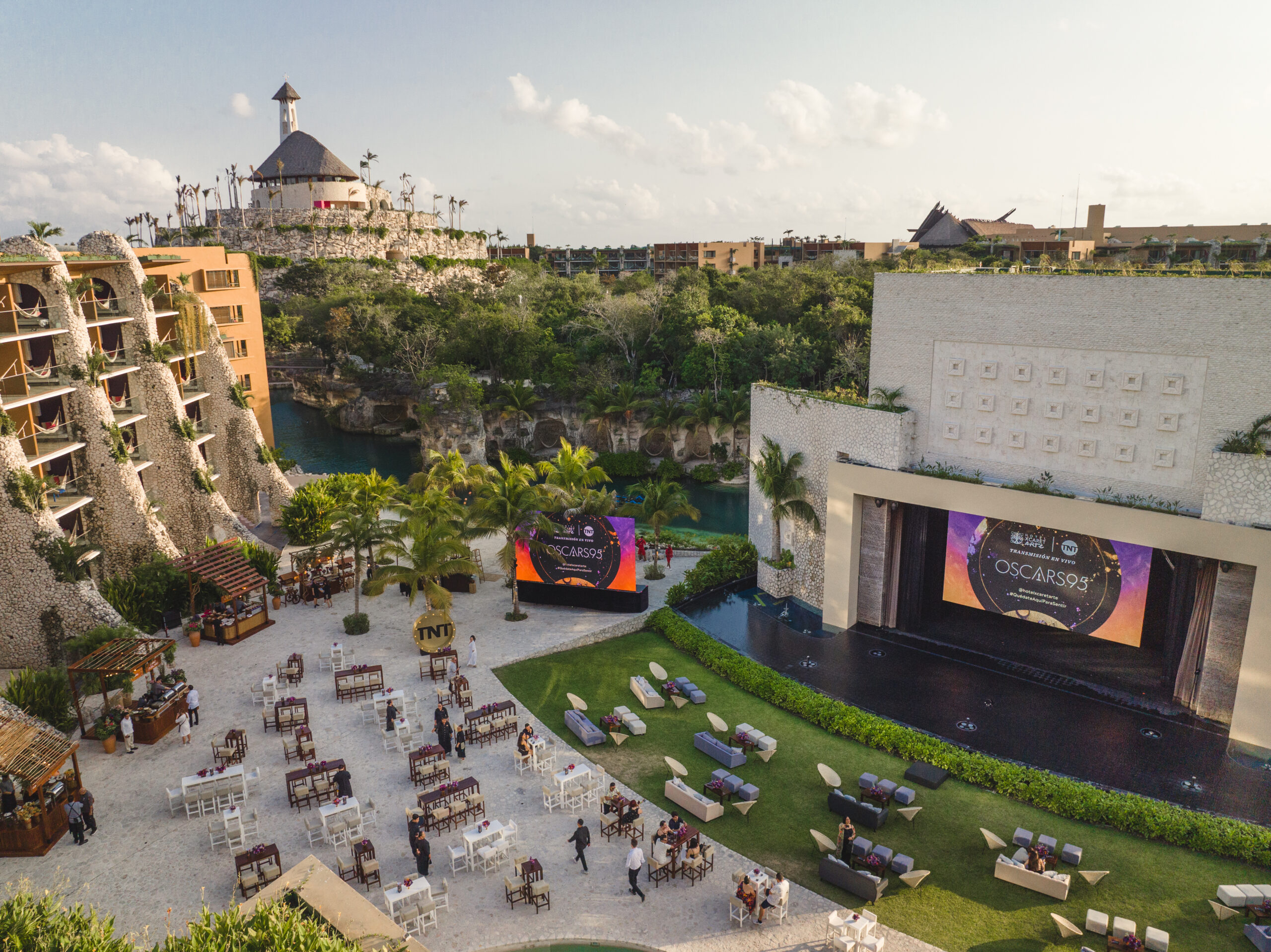Hotel Xcaret Arte estrena campaña “Quédate Aquí Para Sentir” Just Be